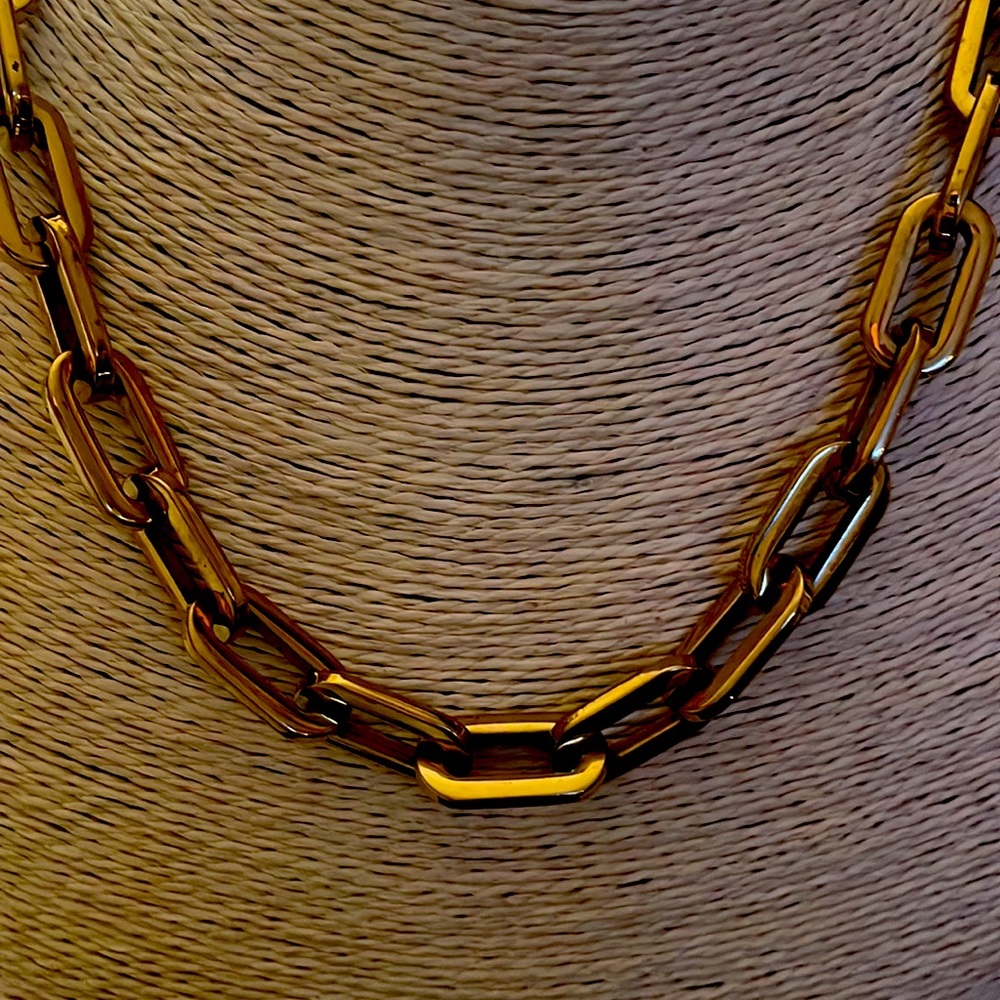 Chunky Link Gold Chain - Picture 2 of 3